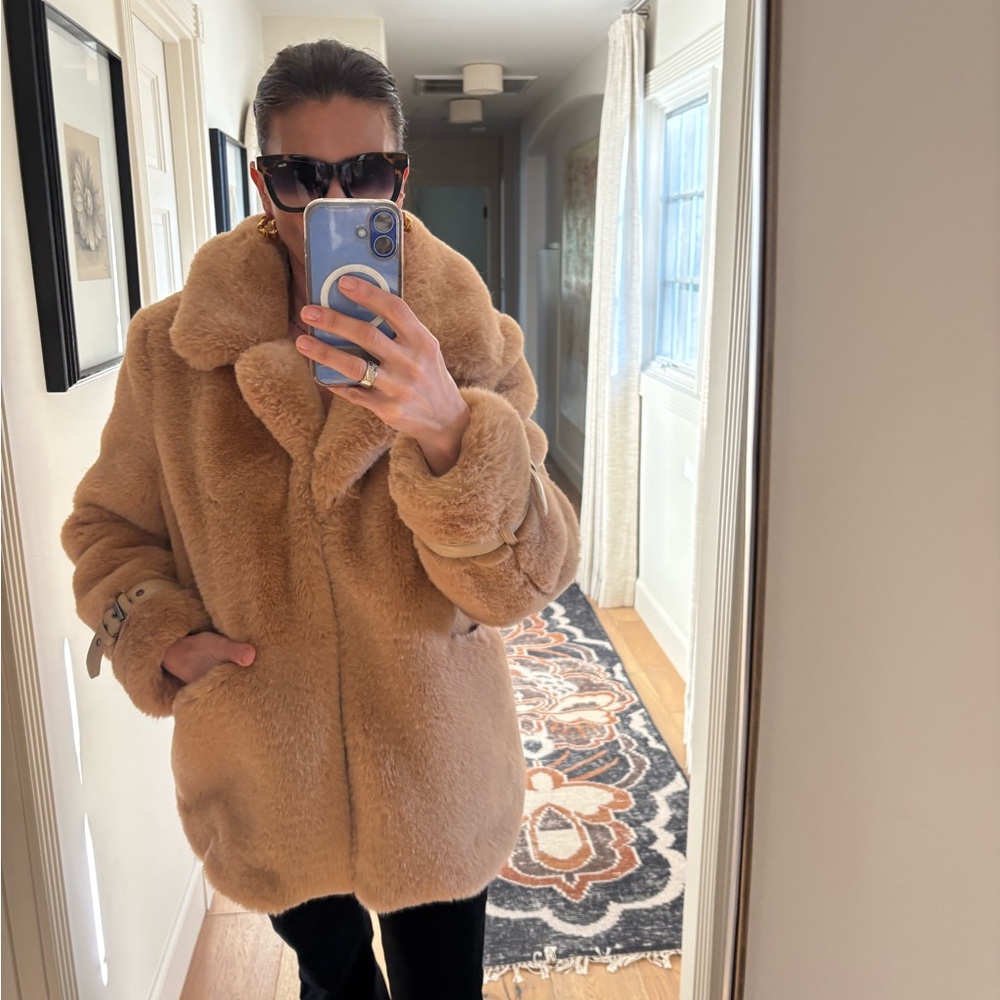 DH New York Clara Faux Fur Teddy Jacket Came//Tan Size Small